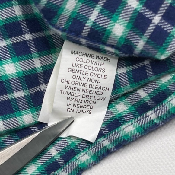 Vineyard Vines Flannel Shirt Plaid Button Navy Blue Green Outdoor Grunge Western - Picture 15 of 15